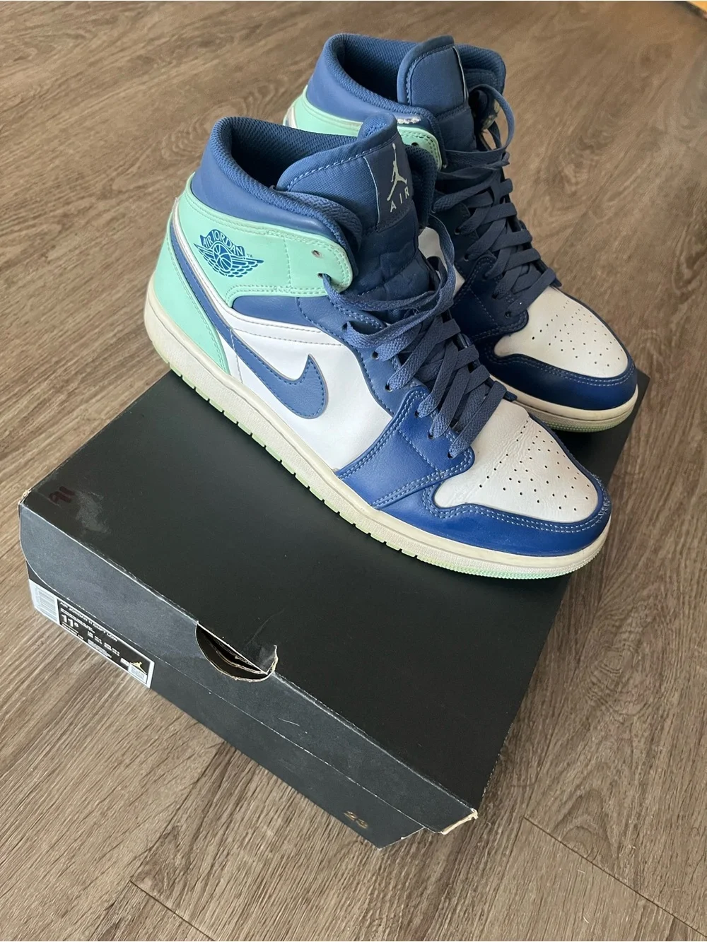 Nike Air Jordan 1 Mid Mens 10.5 Mystic Navy Mint Foam White Shoes 554724 413